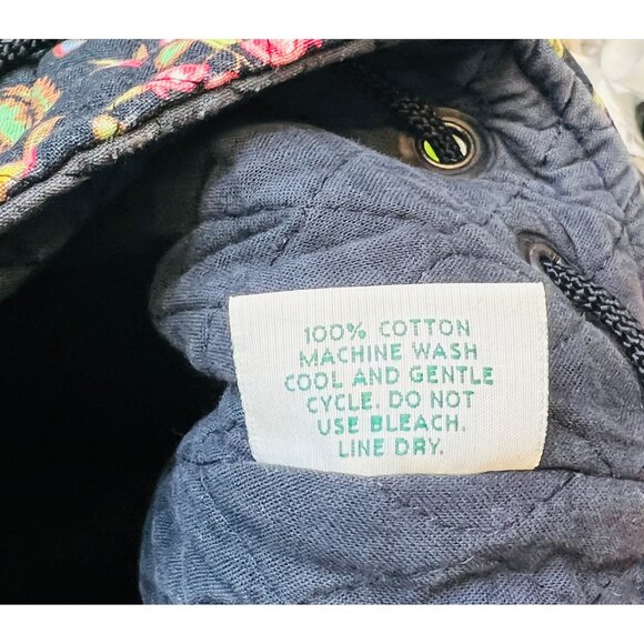 Vera Bradley Vintage Quilted Floral Backpack Drawstring Pockets Snap Closure 14” - Picture 5 of 6